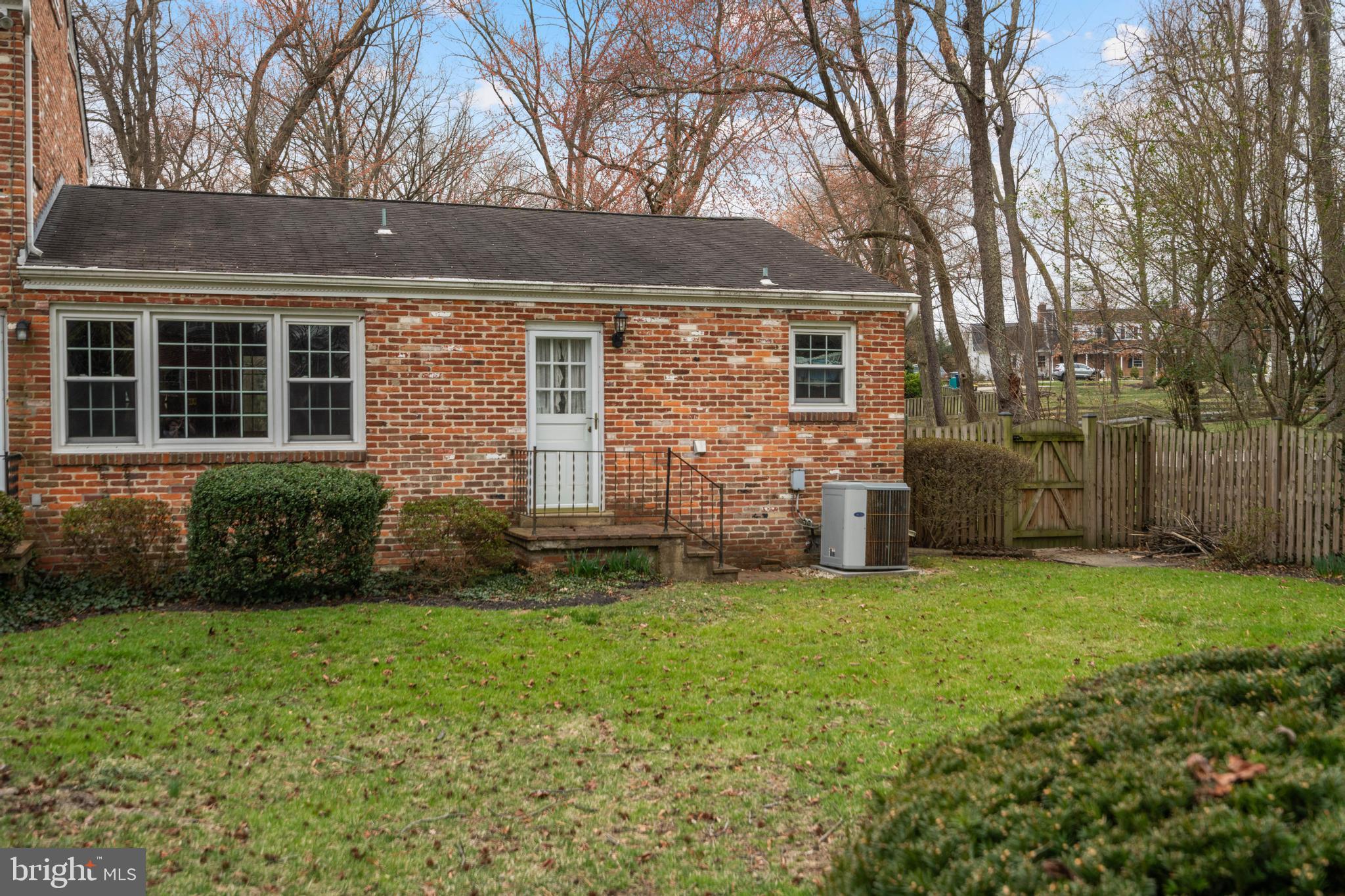 WILTON WOODS - Residential