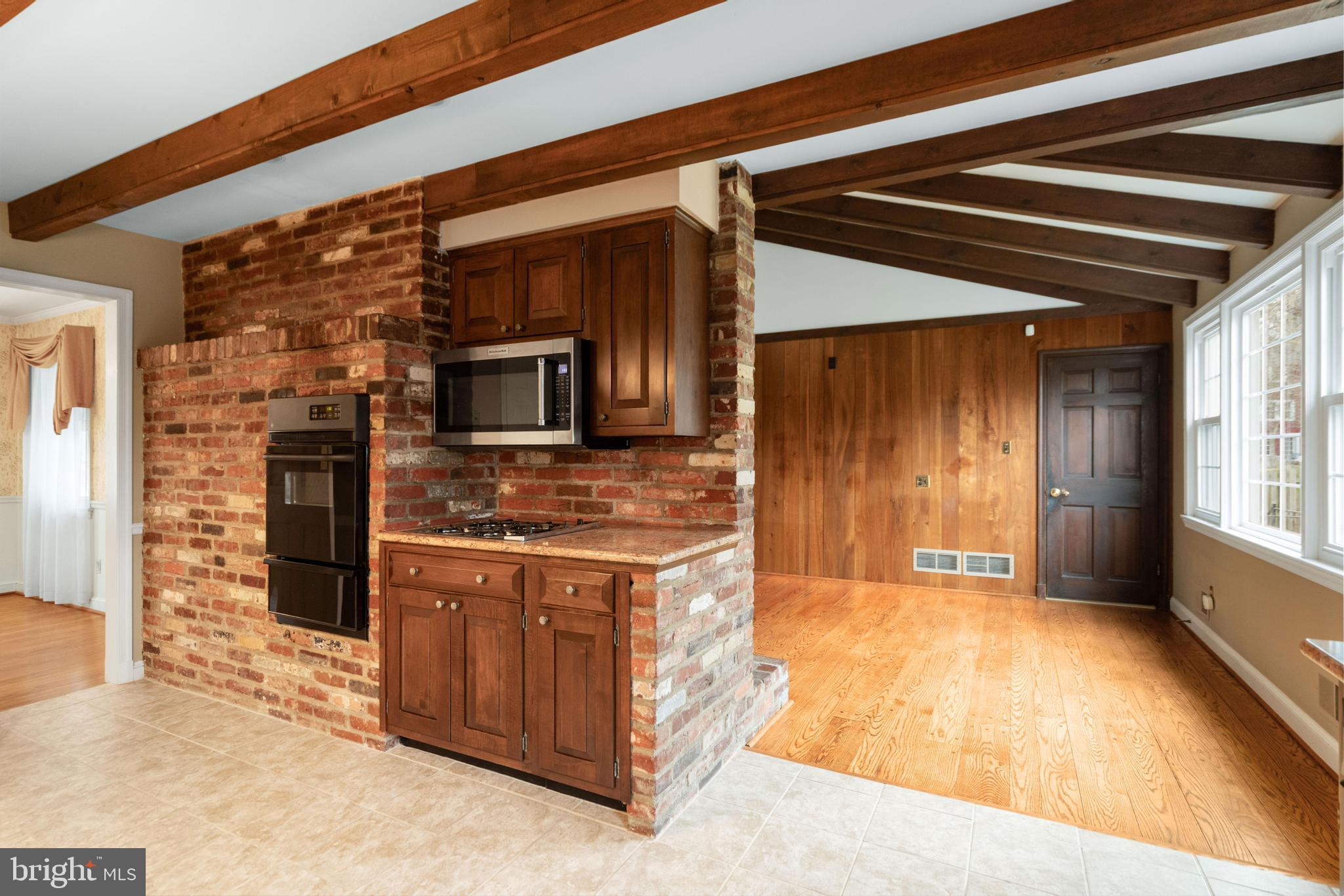 WILTON WOODS - Residential