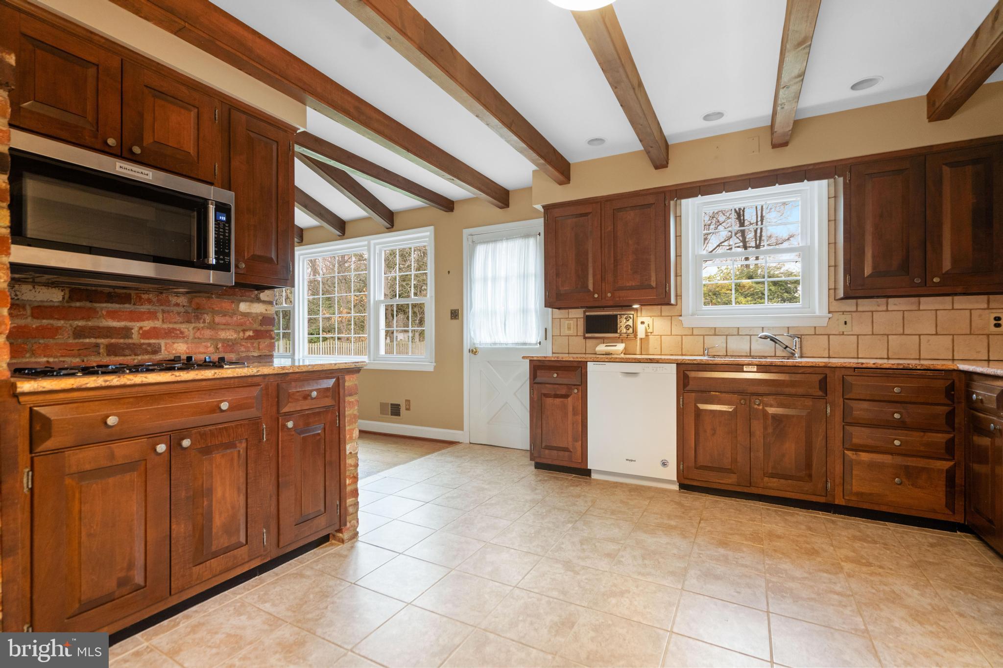 WILTON WOODS - Residential