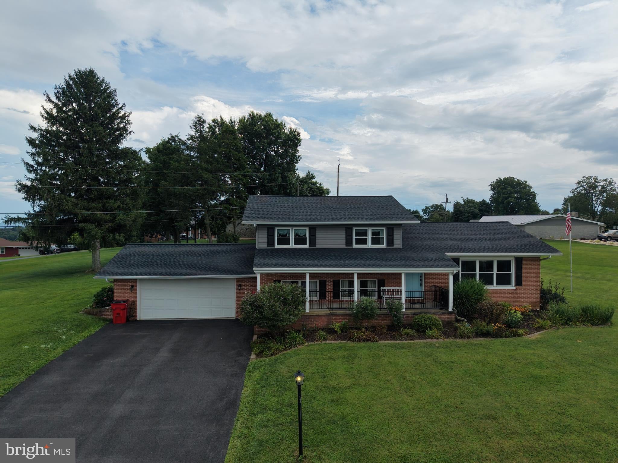 25 KENSINGTON DRIVE