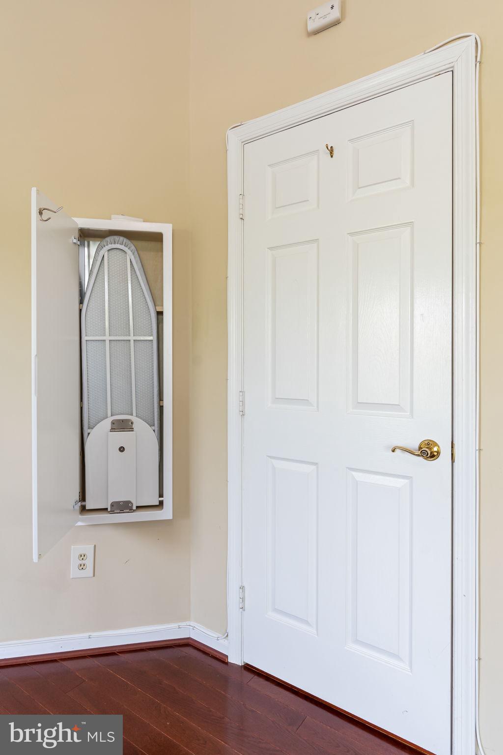 LIFESTYLE AT SULLY STATION - Residential