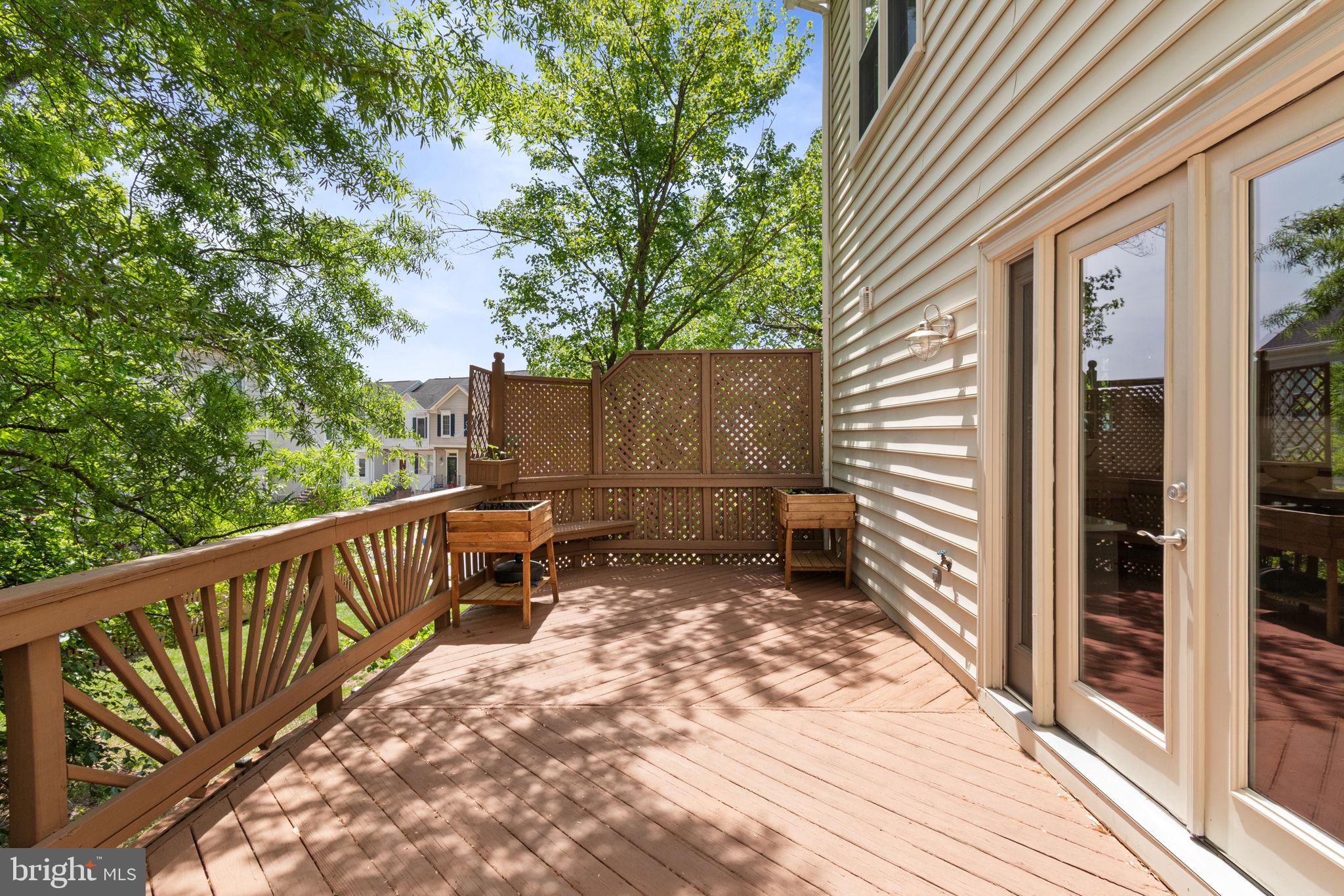 LIFESTYLE AT SULLY STATION - Residential