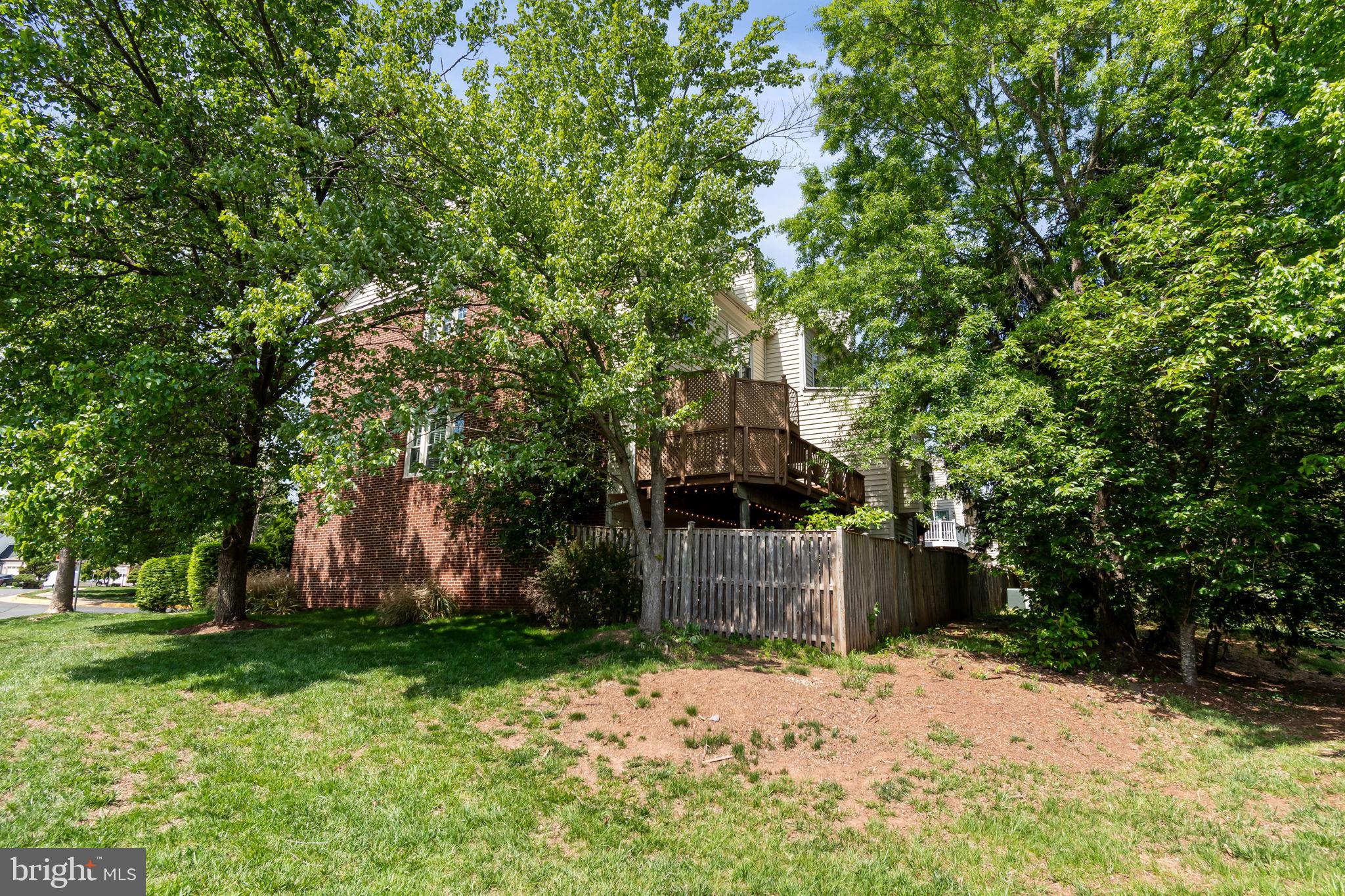 LIFESTYLE AT SULLY STATION - Residential