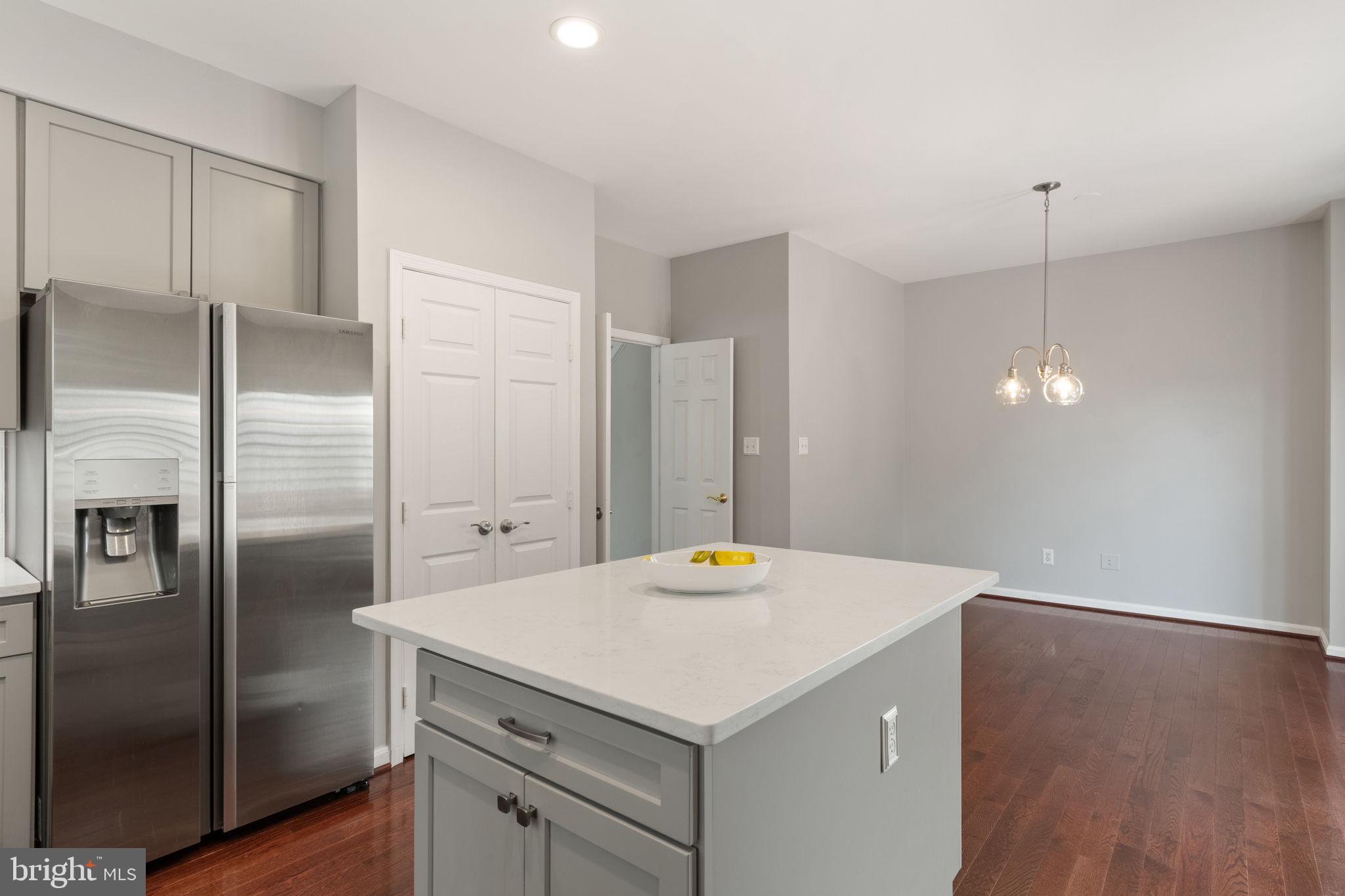 LIFESTYLE AT SULLY STATION - Residential