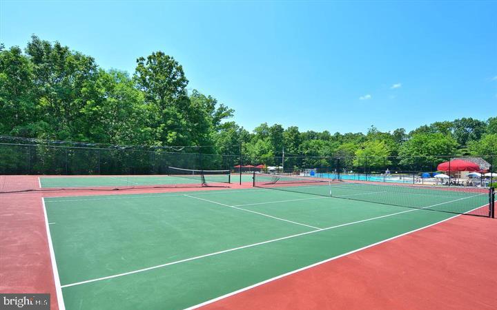 LIFESTYLE AT SULLY STATION - Residential