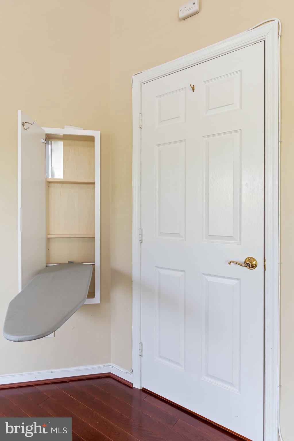 LIFESTYLE AT SULLY STATION - Residential