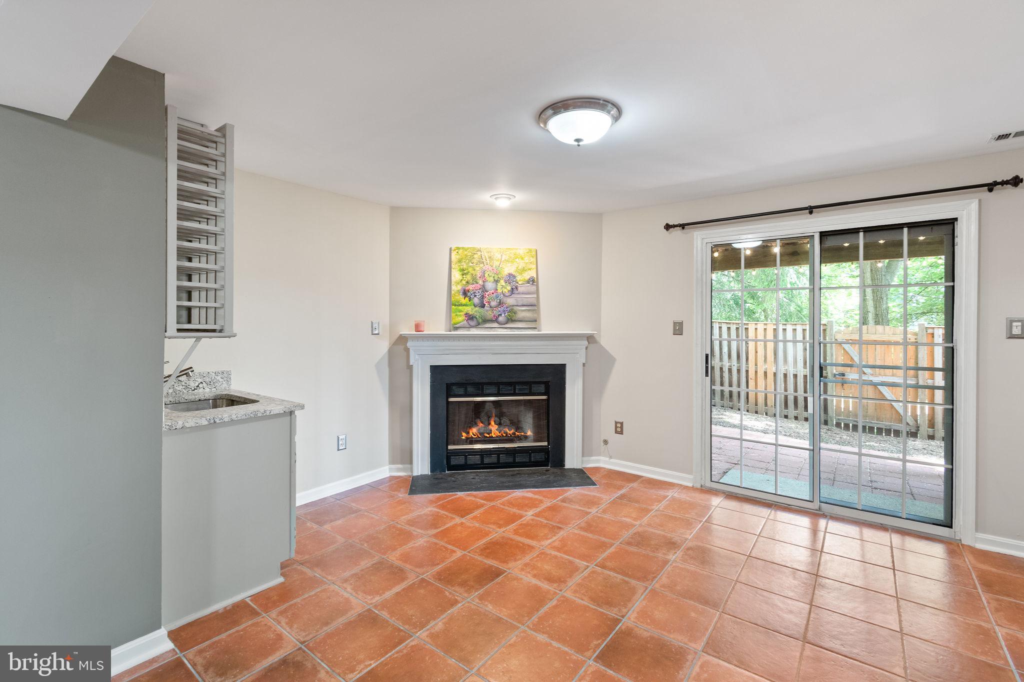 LIFESTYLE AT SULLY STATION - Residential