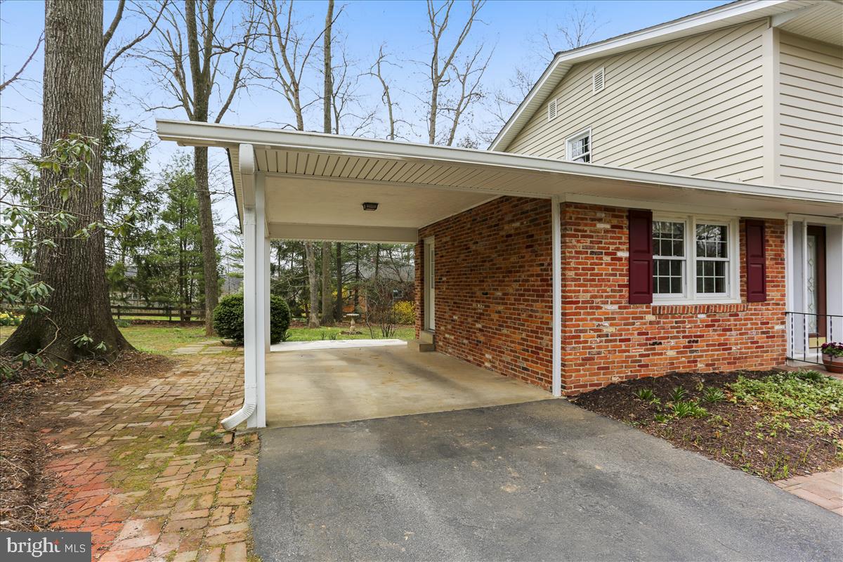 SHARON WOODS - Residential