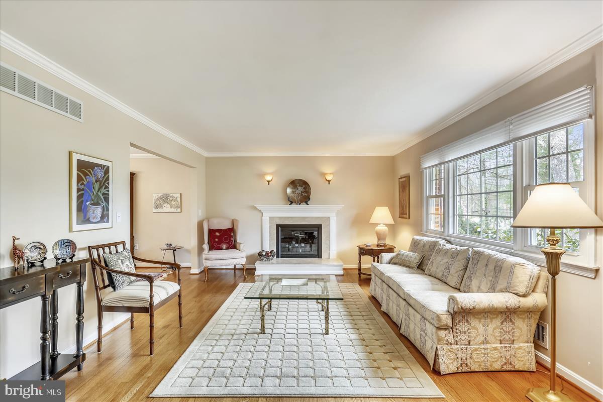 SHARON WOODS - Residential