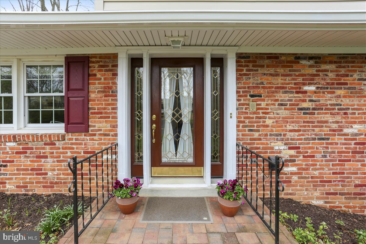 SHARON WOODS - Residential