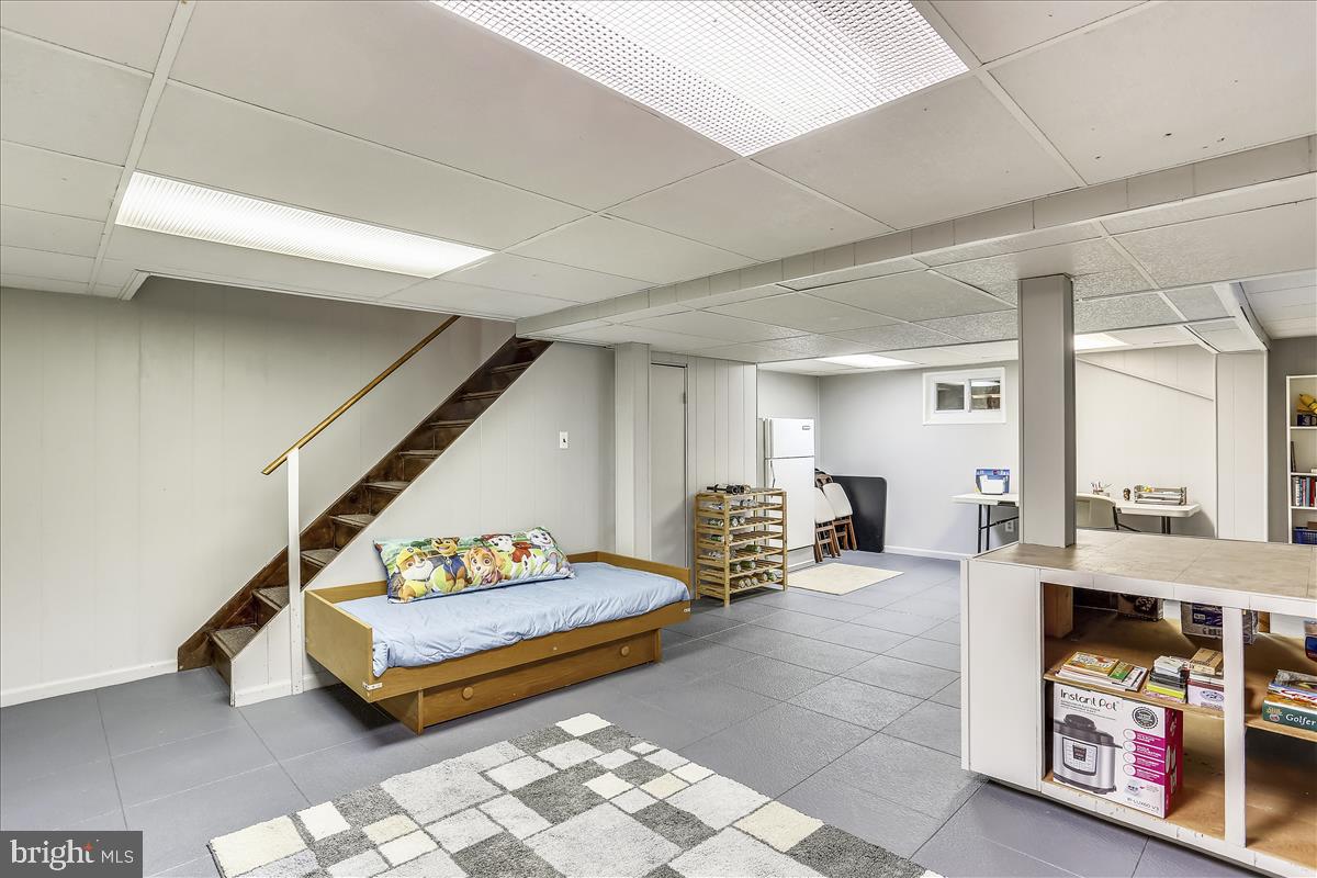 SHARON WOODS - Residential