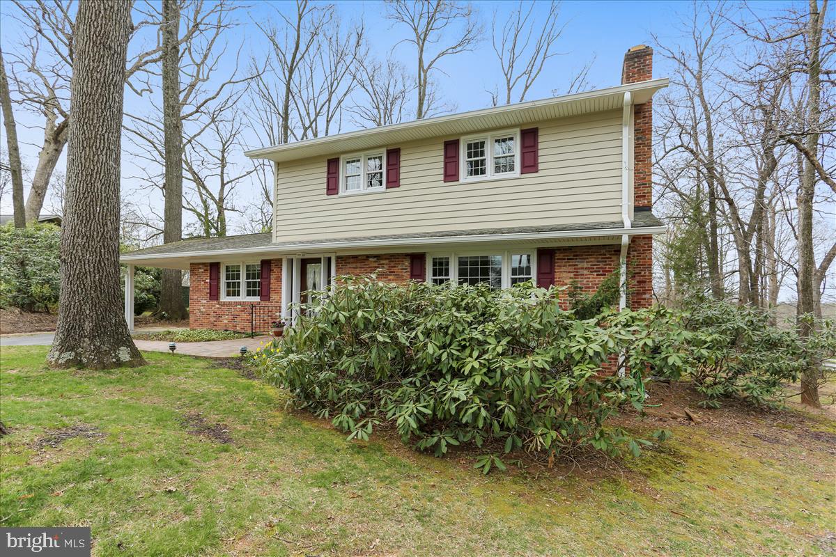 SHARON WOODS - Residential