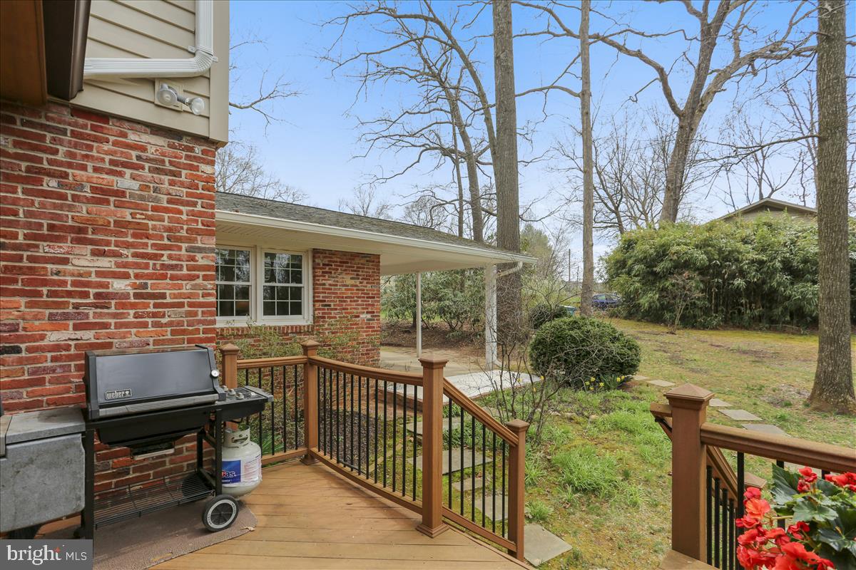 SHARON WOODS - Residential