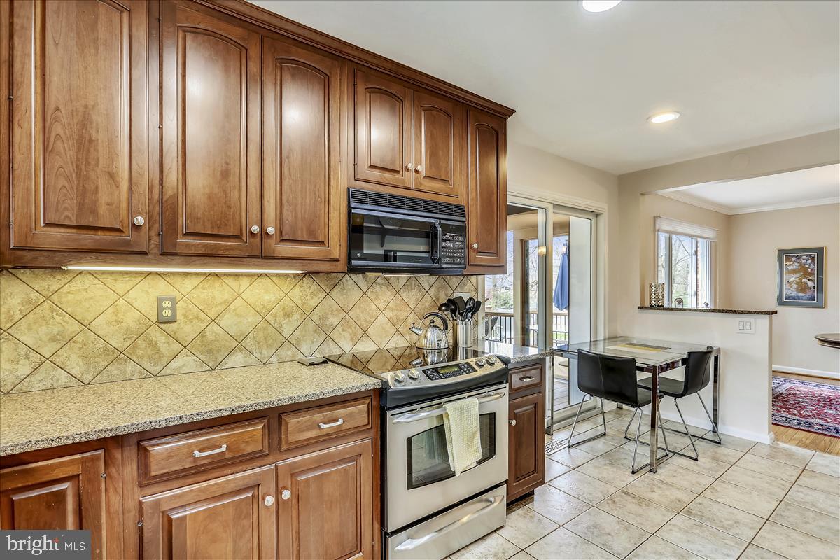 SHARON WOODS - Residential