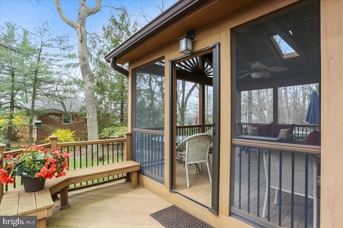 SHARON WOODS - Residential