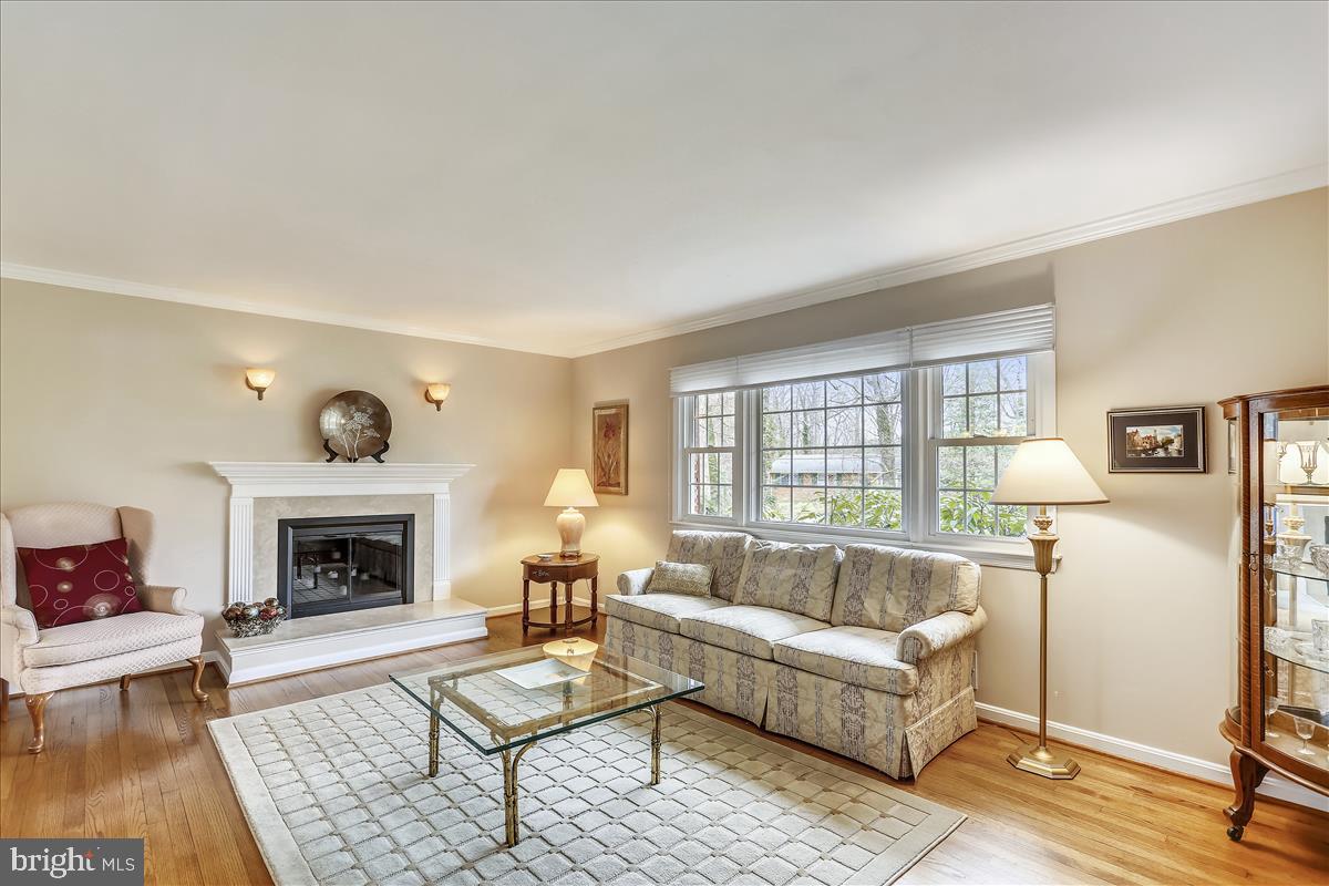 SHARON WOODS - Residential