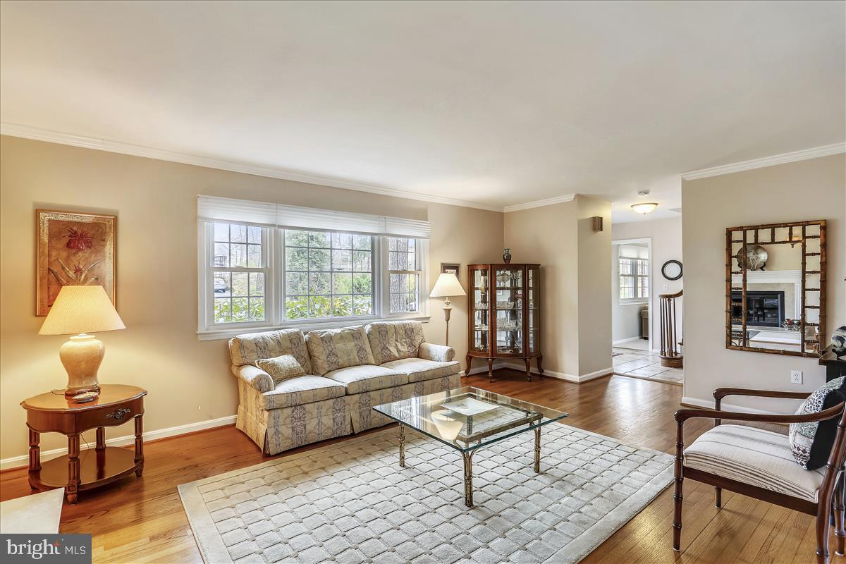 SHARON WOODS - Residential