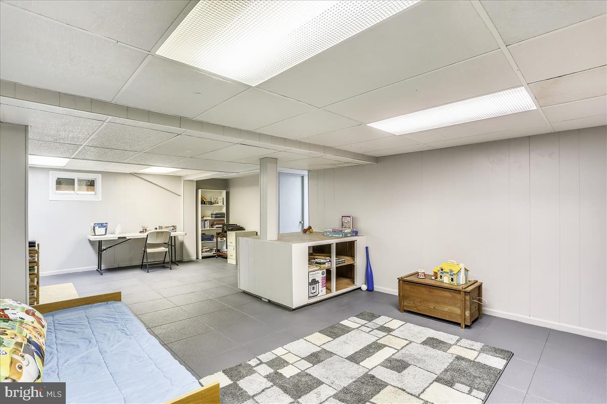 SHARON WOODS - Residential