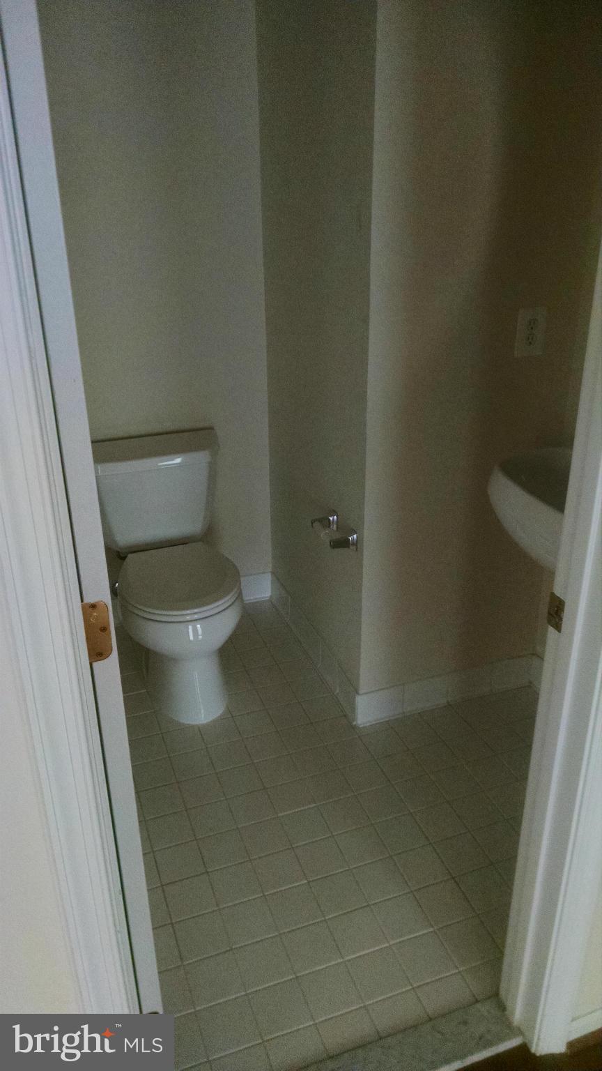 WILLOW OAKS - Residential Lease