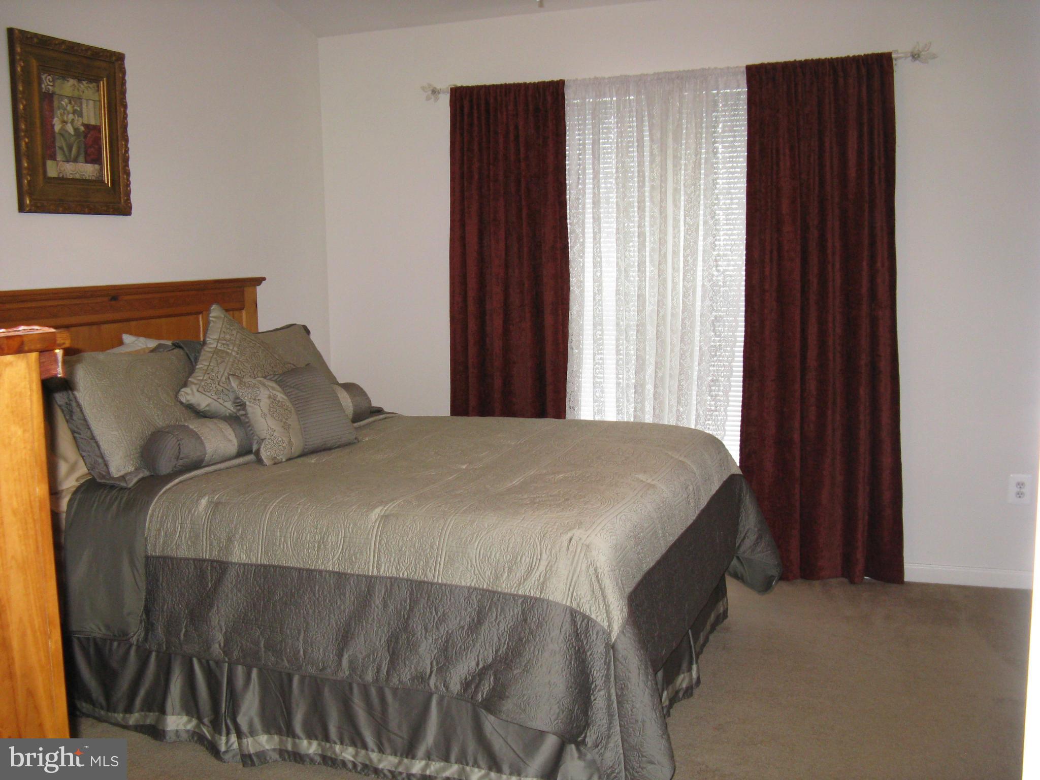 VILLAGE TOWNS - Residential Lease