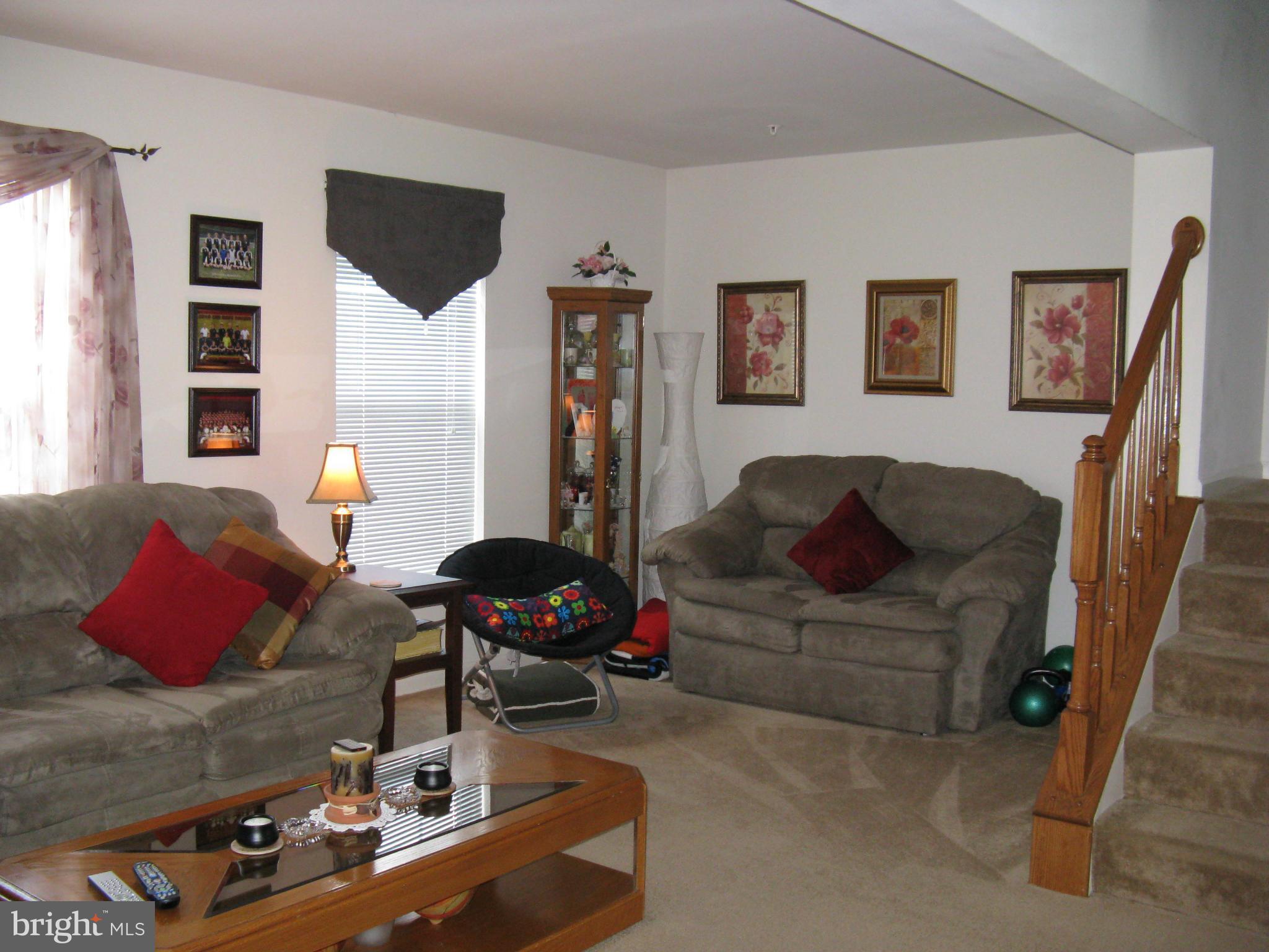 VILLAGE TOWNS - Residential Lease