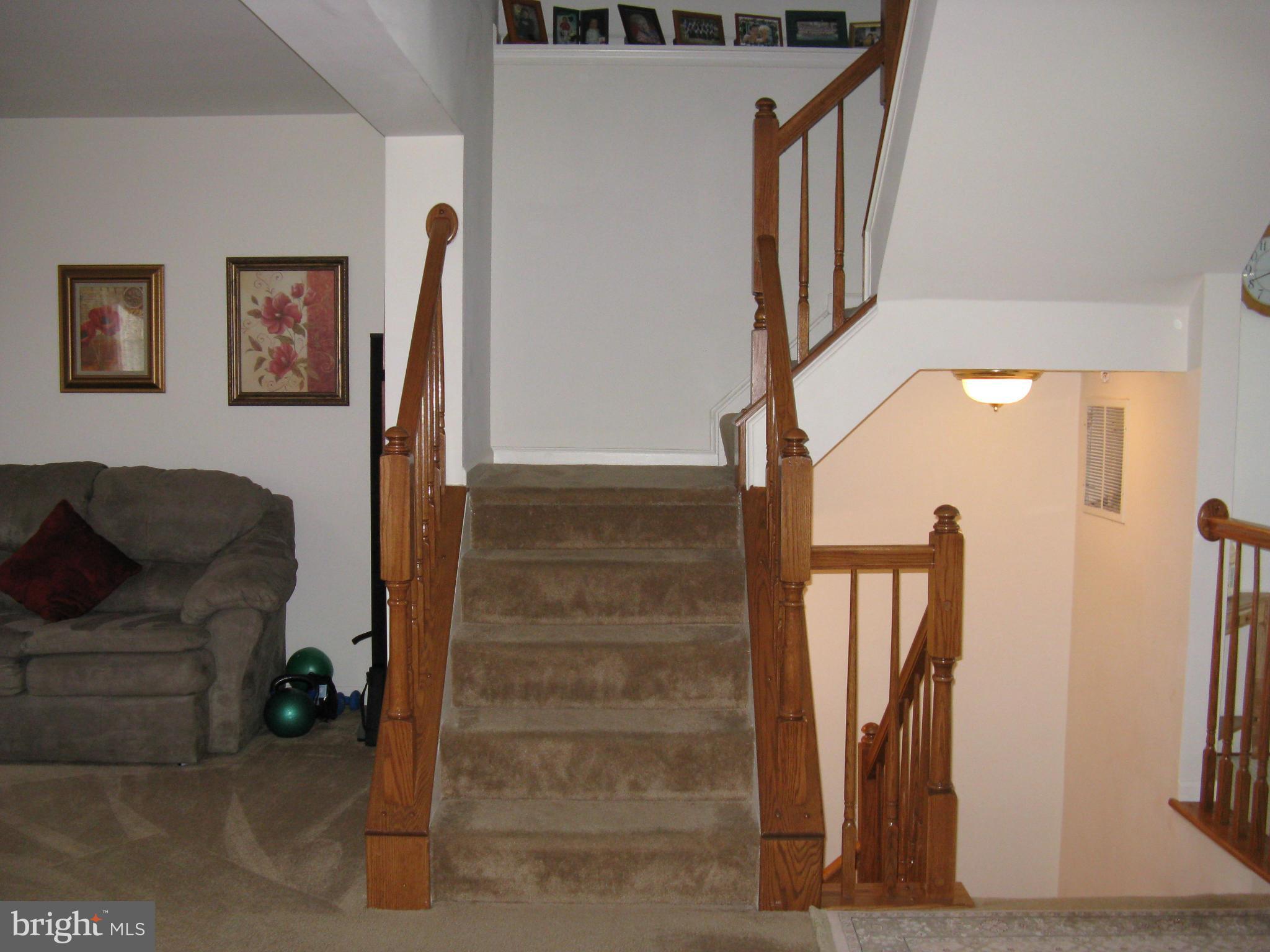 VILLAGE TOWNS - Residential Lease