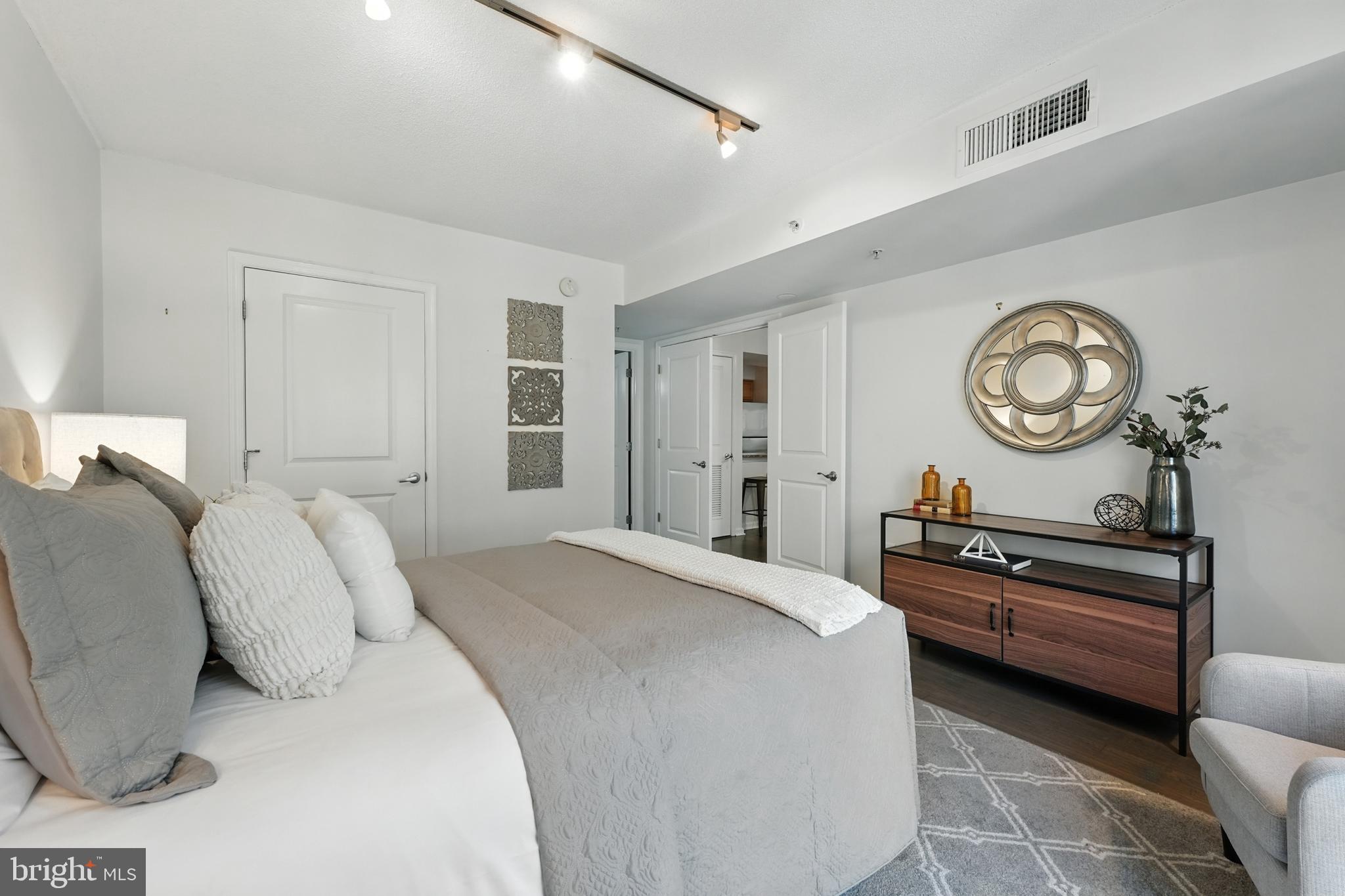 SILVER SPRING - Residential