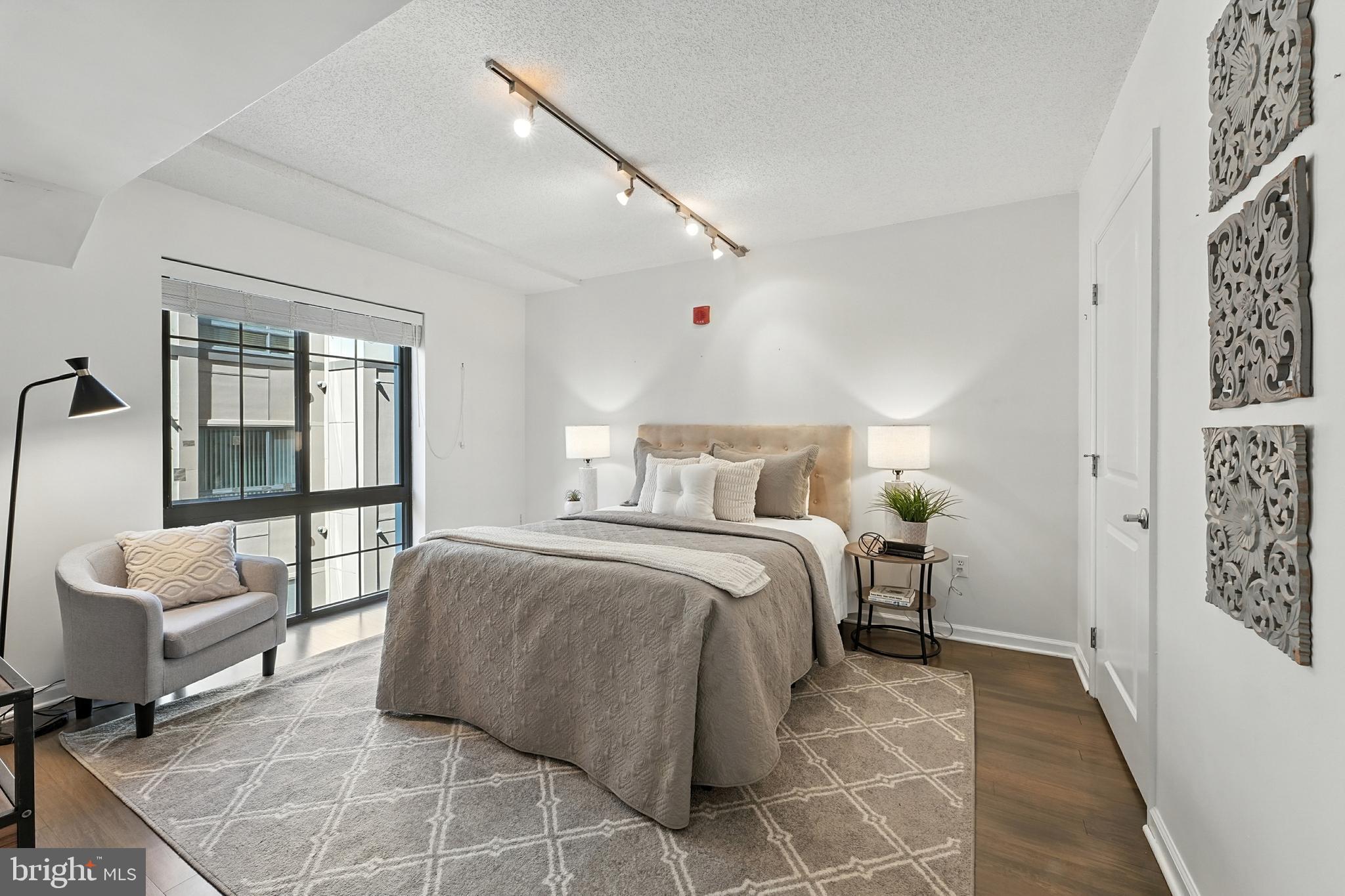 SILVER SPRING - Residential