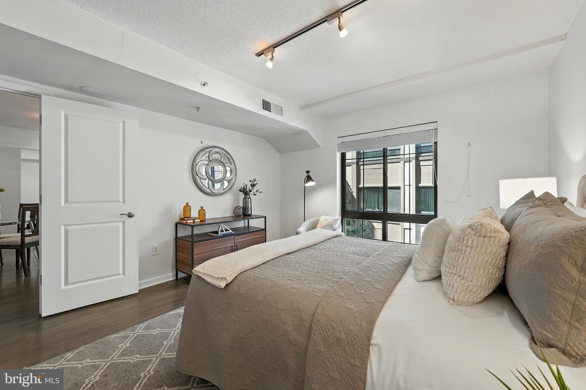 SILVER SPRING - Residential