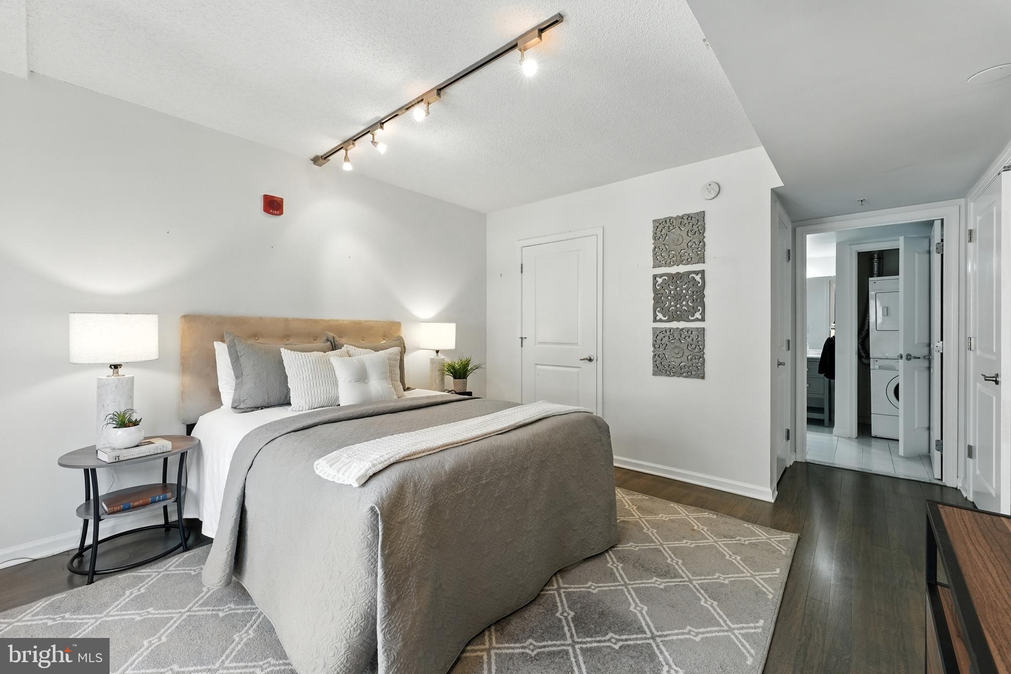 SILVER SPRING - Residential