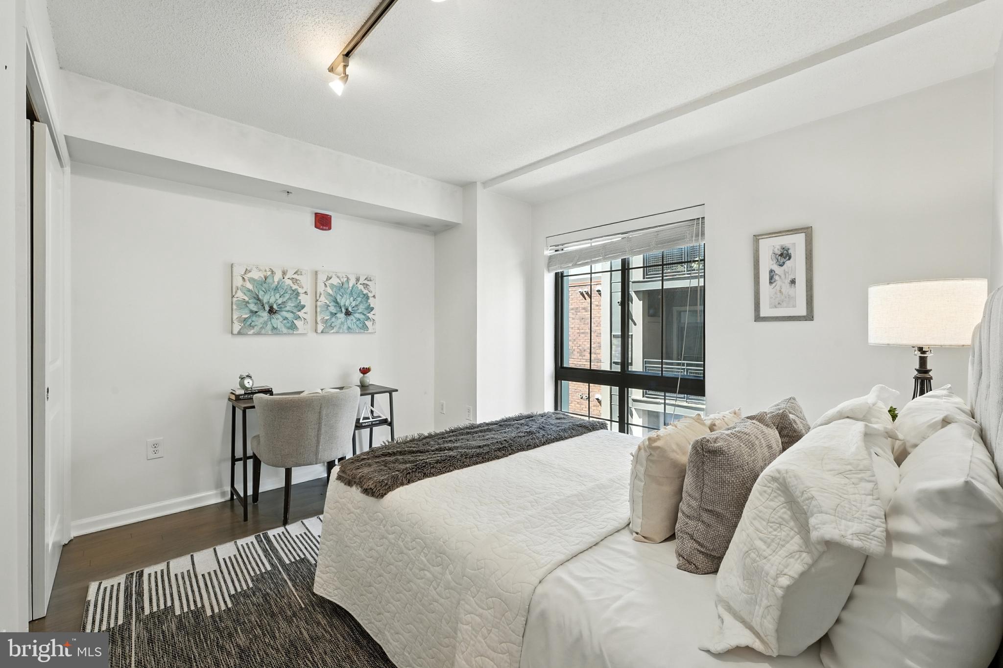 SILVER SPRING - Residential