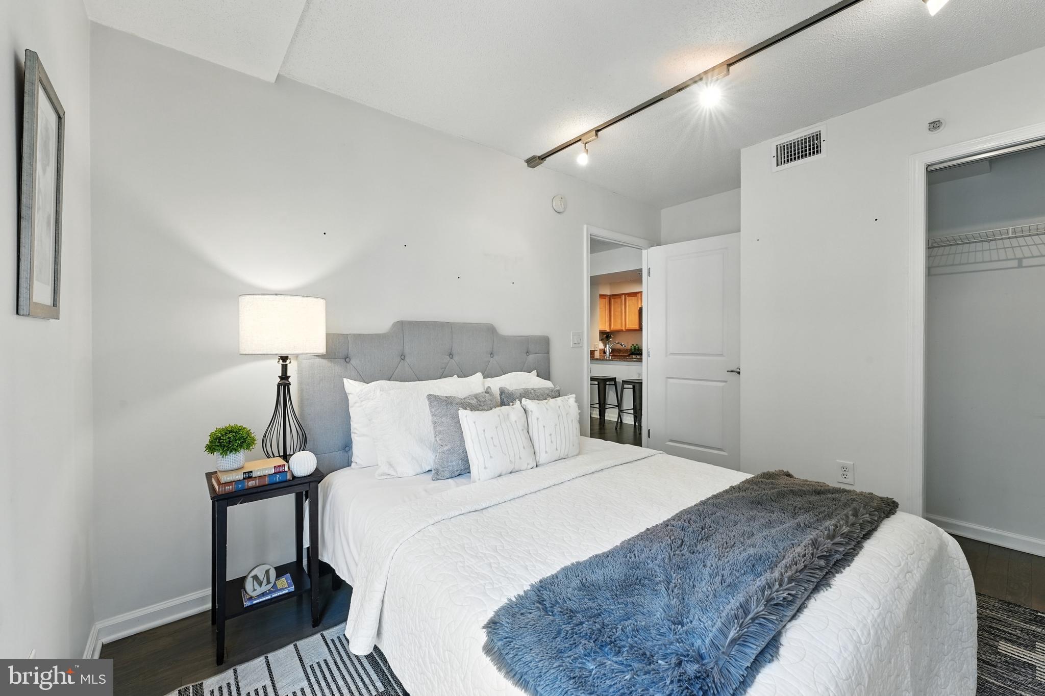 SILVER SPRING - Residential