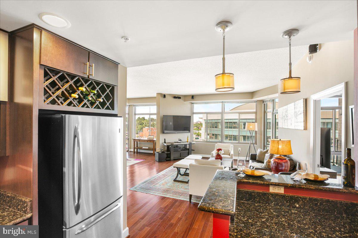 ECLIPSE ON CENTER PARK - Residential