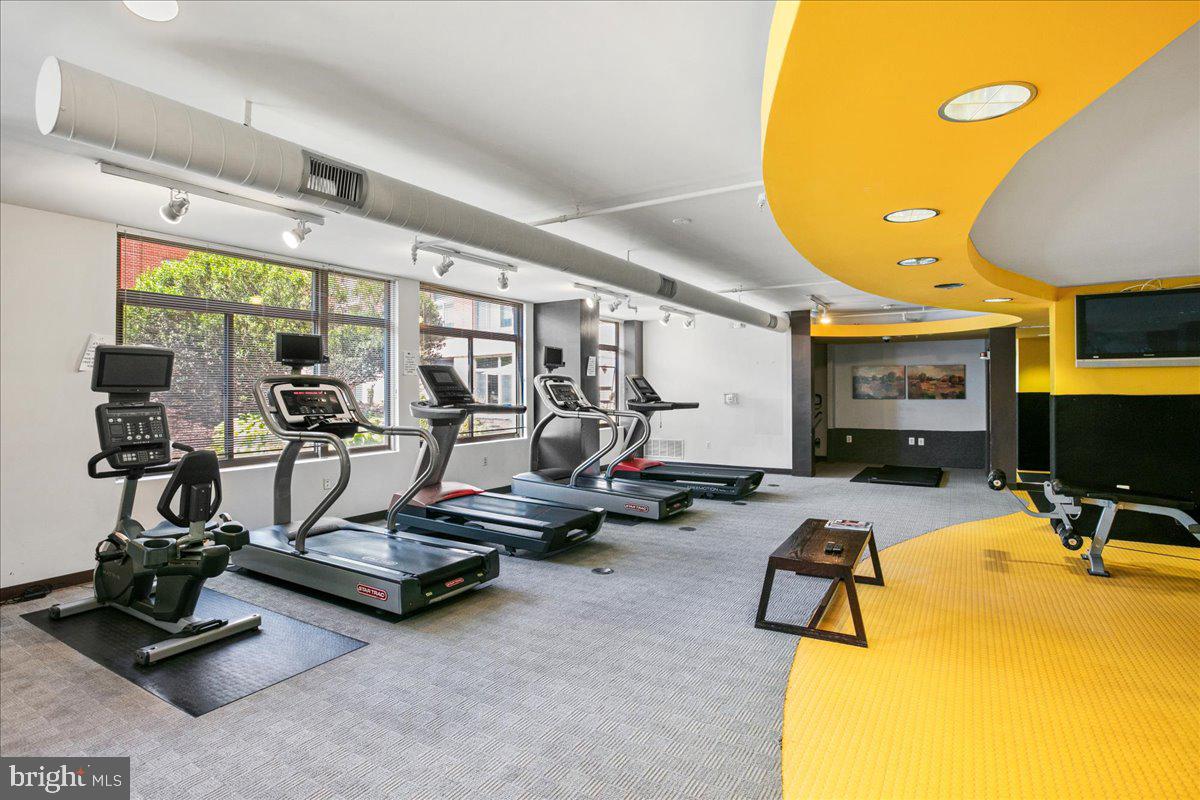 ECLIPSE ON CENTER PARK - Residential