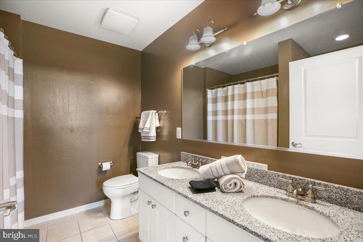 ECLIPSE ON CENTER PARK - Residential