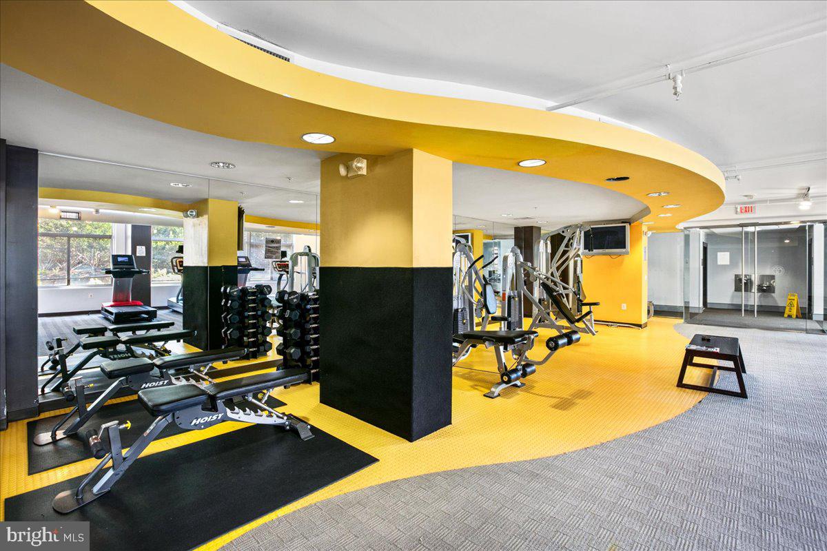 ECLIPSE ON CENTER PARK - Residential