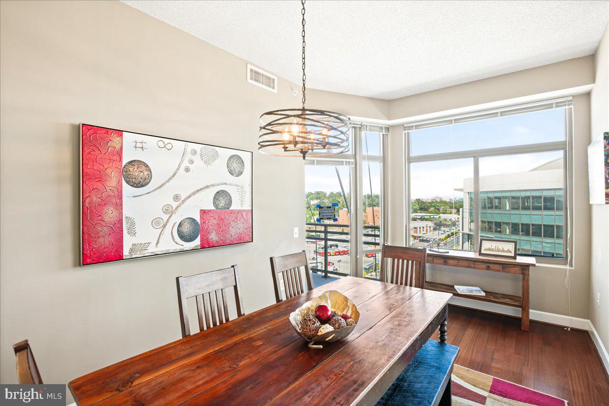 ECLIPSE ON CENTER PARK - Residential