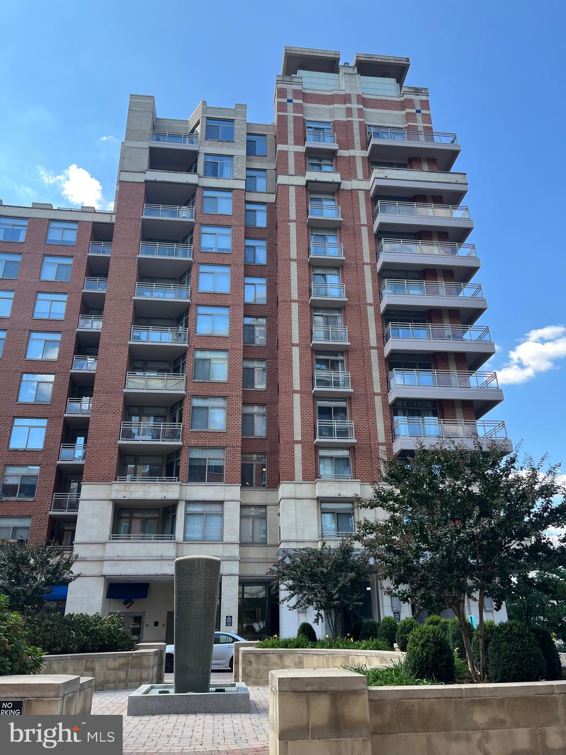 ECLIPSE ON CENTER PARK - Residential