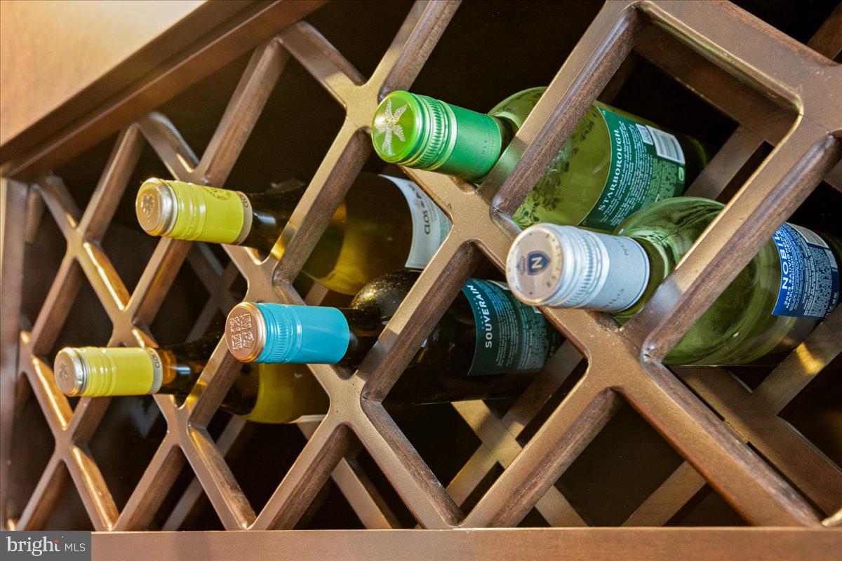 ECLIPSE ON CENTER PARK - Residential