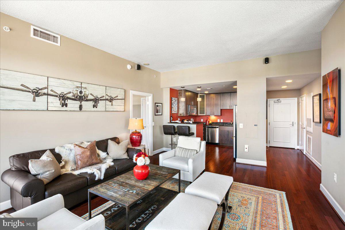 3600 GLEBE ROAD S 1112W
