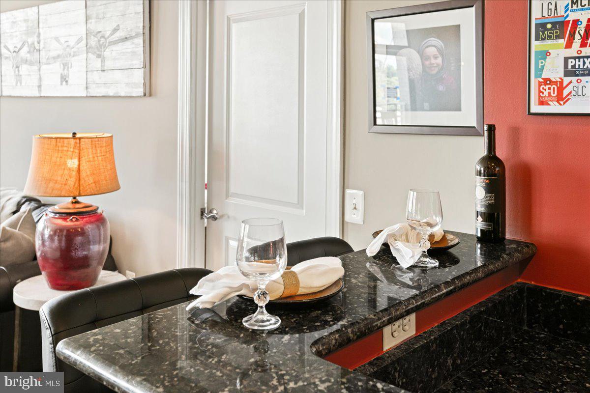 ECLIPSE ON CENTER PARK - Residential