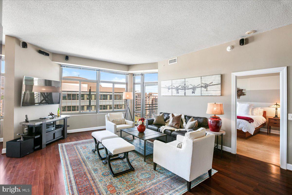 3600 GLEBE ROAD S 1112W