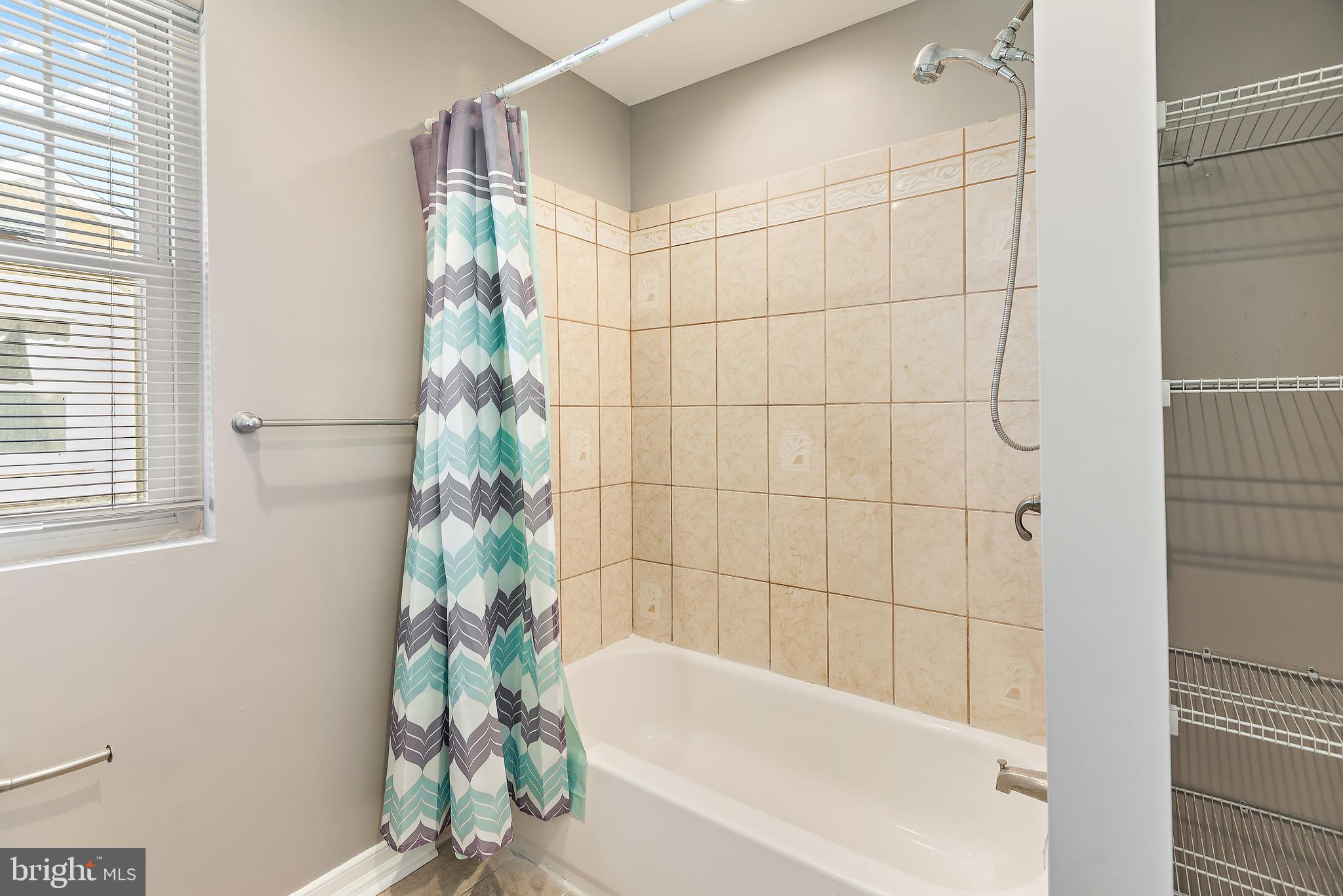 HAMILTON HILLS - Residential