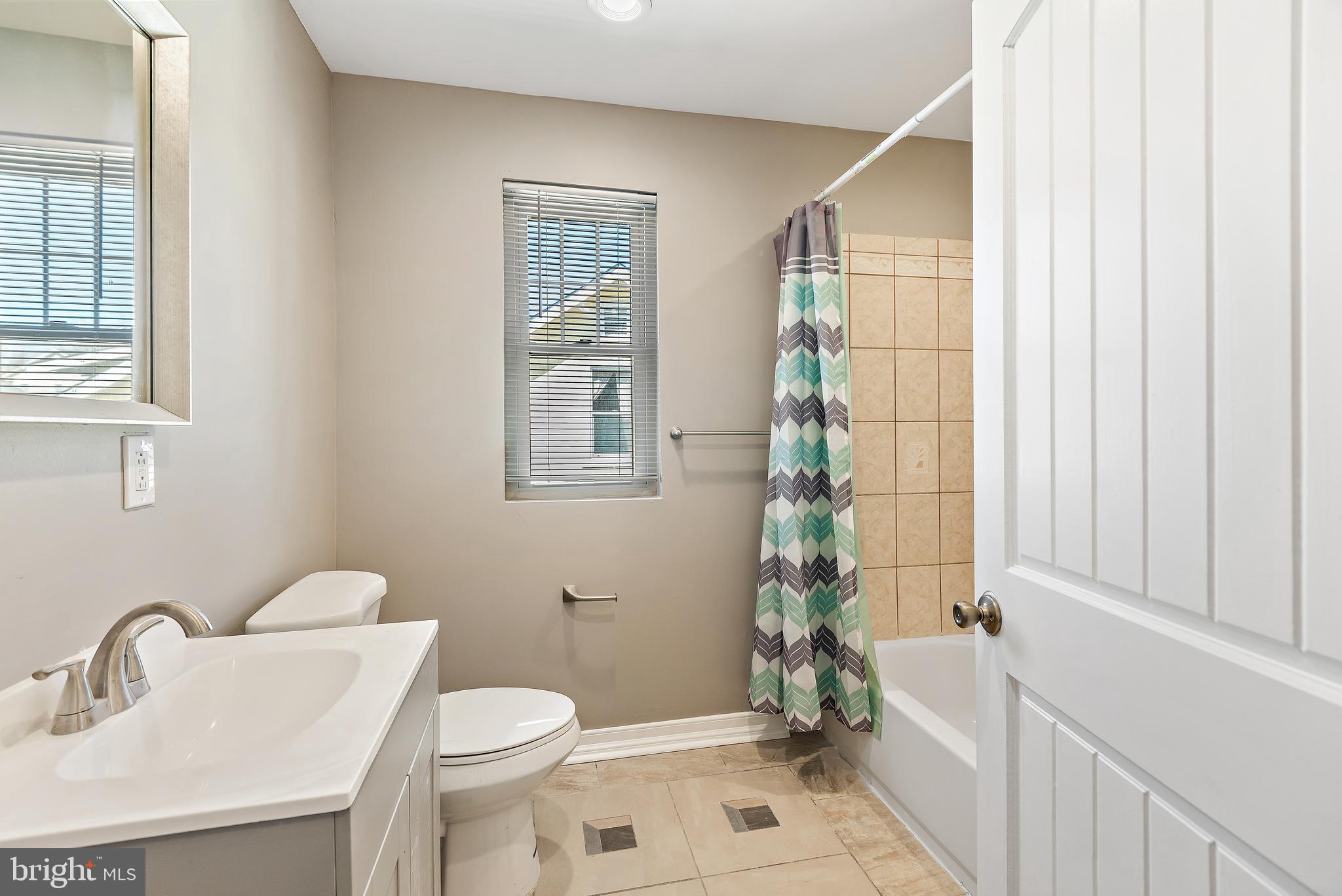 HAMILTON HILLS - Residential