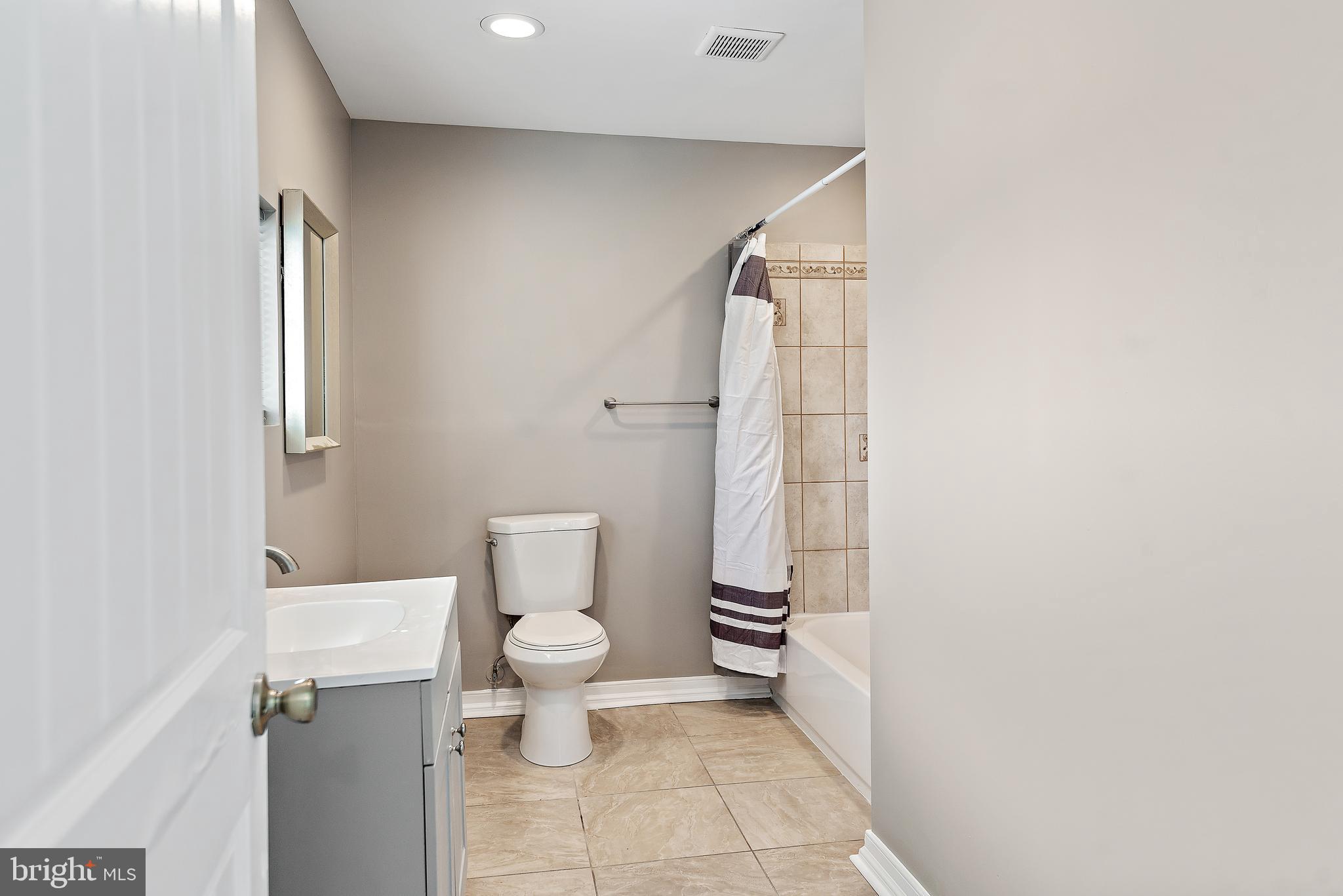 HAMILTON HILLS - Residential