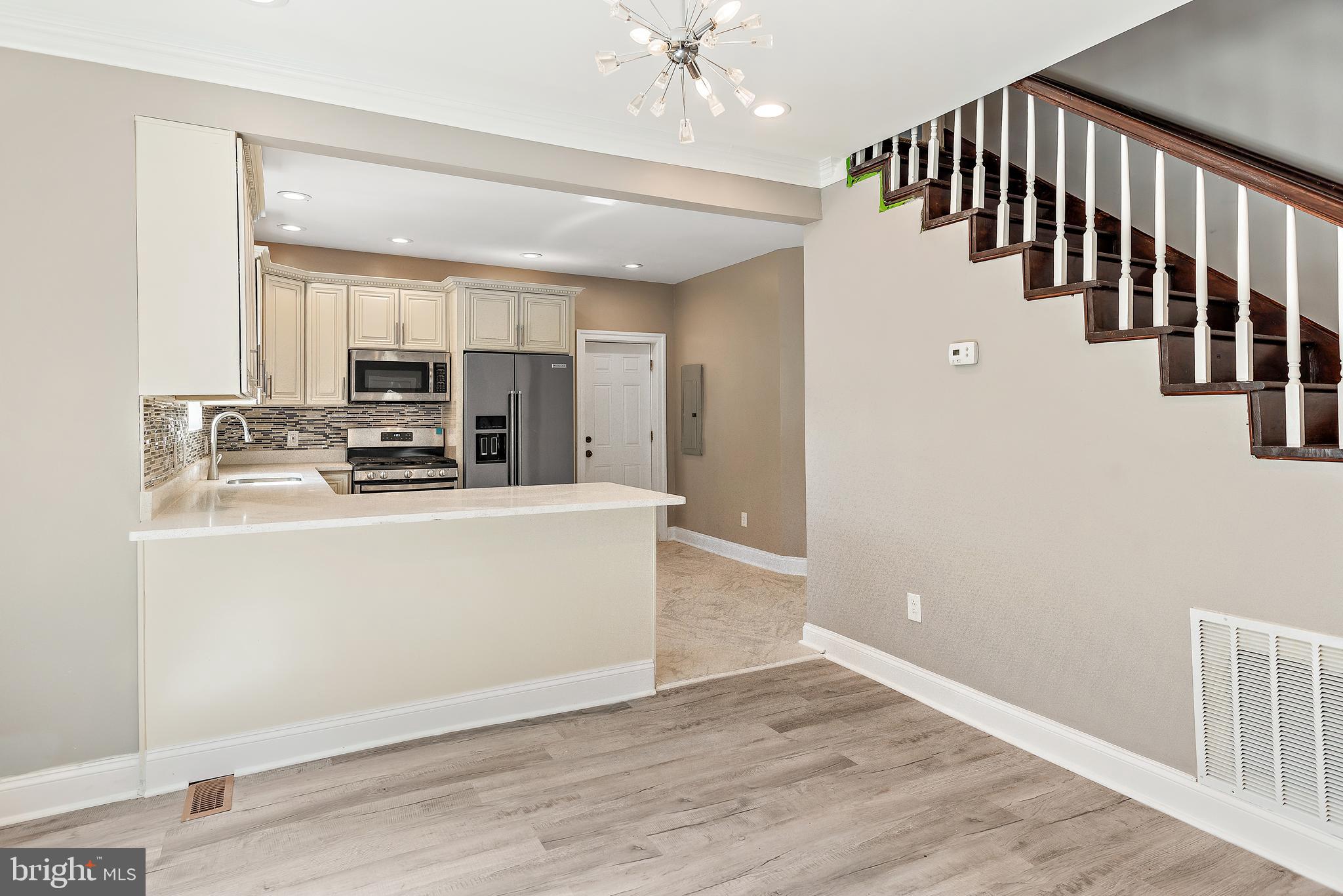 HAMILTON HILLS - Residential