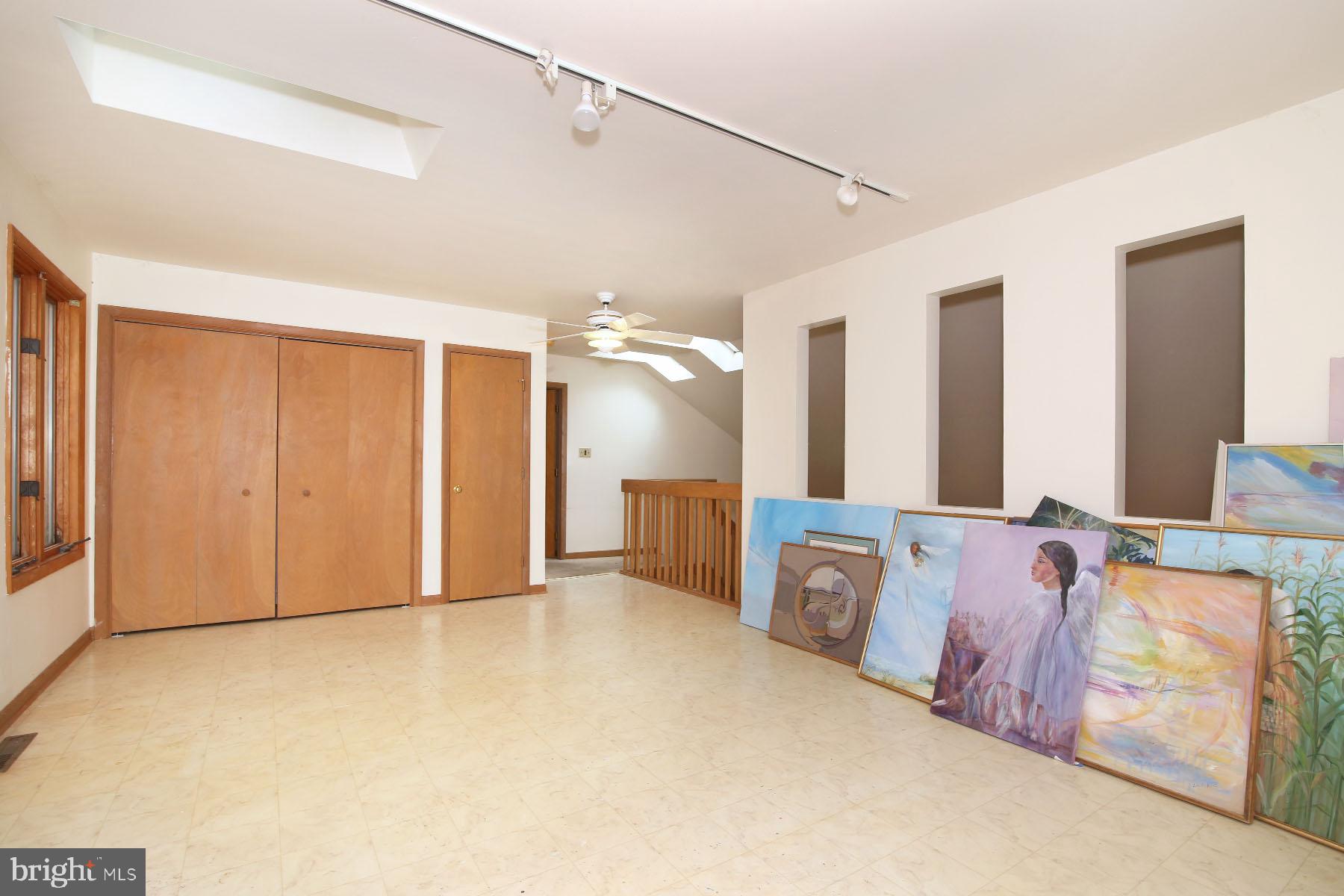 VILLAGE OF INNSBRUCK - Residential