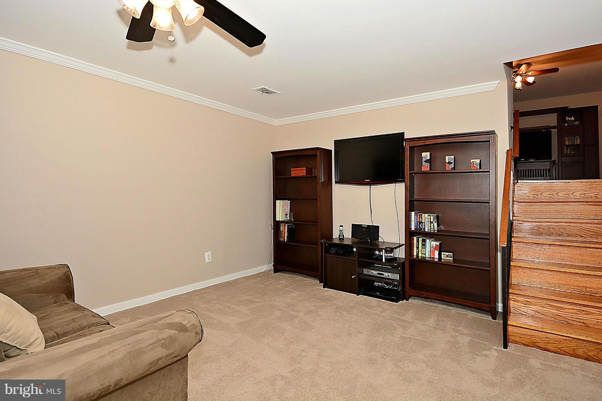 FAIRFAX VILLA - Residential