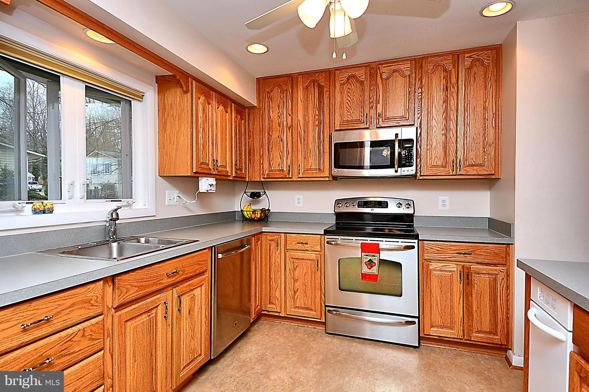 FAIRFAX VILLA - Residential