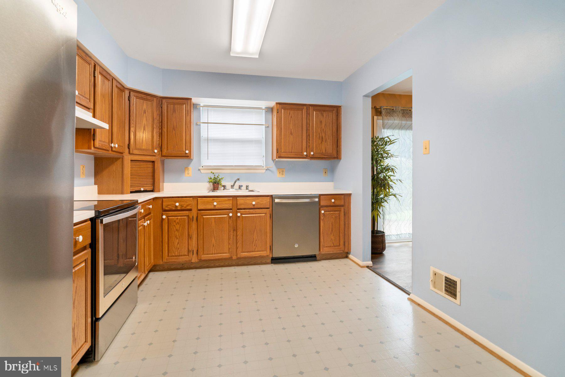 CRESTWOOD VILLAGE - Residential